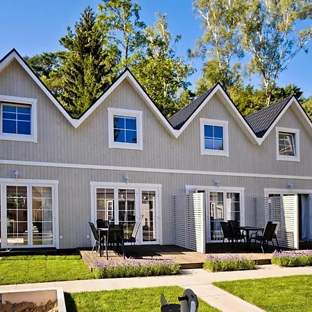 Holiday home Comfy In With Shared Garden