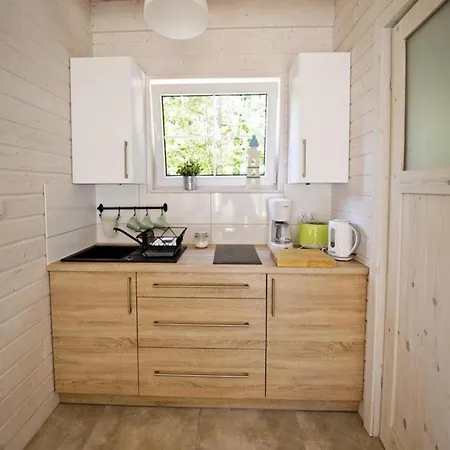 Holiday home Comfy In With Shared Garden *