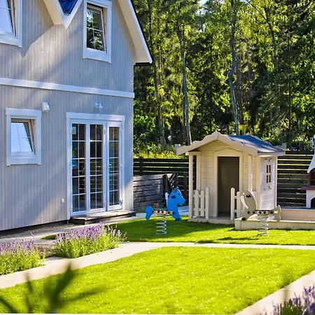 Holiday home Comfy In With Shared Garden Pobierowo